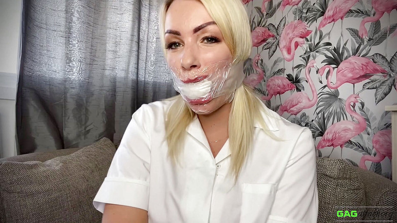 Gag Attack: Penny Lee - suster nakal ini lagi asik disumpal