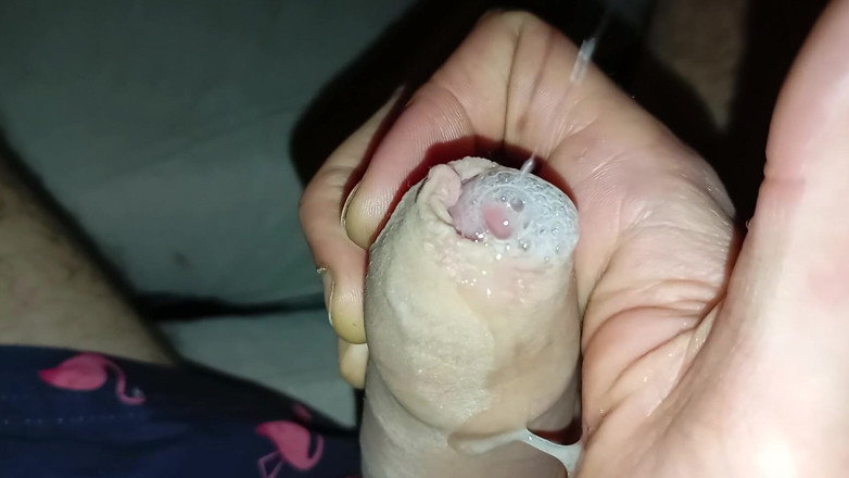 Elvissc: Le beau mec à la bite énorme revient avec la nouvelle saison...