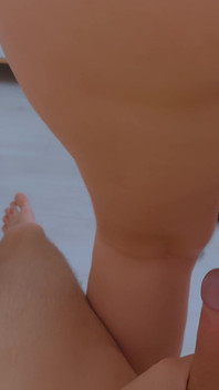 Mamei sexy dolofane îi place să se fută pe fotoliu.