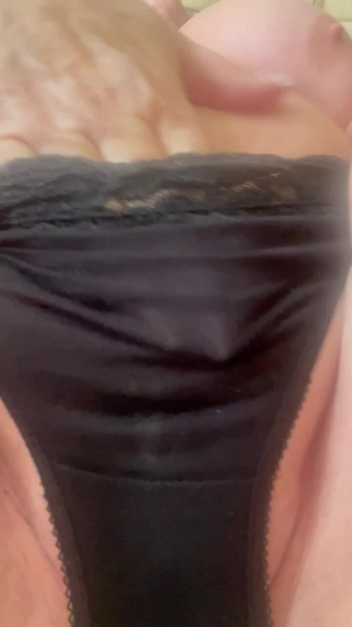 Julie Cunningham: Aftrekken in vuile oude zwarte onderbroek met Stains - Julie Cunningham