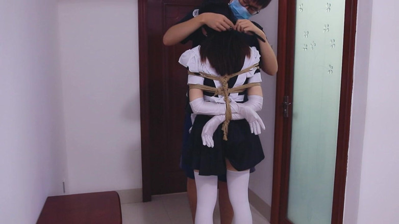 Aisan girl bondage: Whh02 - o chinezoaică purtând ciorapi albi și legată la ochi, legată...