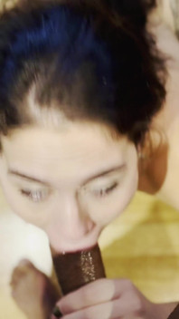 자비없는 흑인 대물 자지 딥쓰롯, 섹스하고 이용하기 위해 집에 머무르는 바람난 남편!!