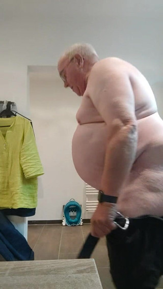 Karlchengeil: Večerní bičování