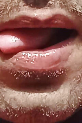Gangbang straight: Fétiche de la bouche et de la salive en gros...