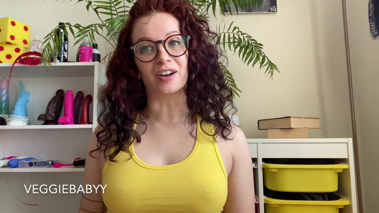 Veggiebabyy: Pizdă măcinată și chiloți cu tachinare
