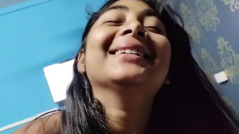 Queen7895: Suman yenge erkek arkadaşıyla sikişiyor