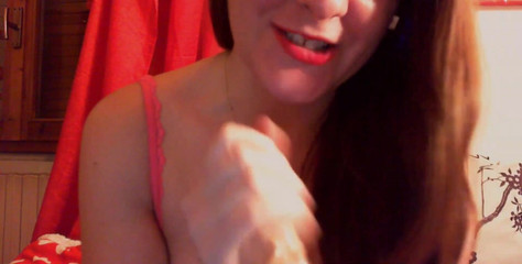 Nicoletta Embassi: Твоя госпожа сегодня носит пару фиолетовых колготок и хочет заставить тебя взорвался с удовольствием, как маленький червяк