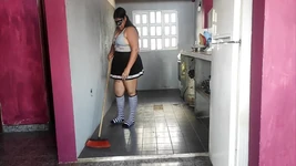 Ik heb een Venezolaanse schoonmaakster ingehuurd en ze neukt elke keer dat ze zoals altijd bij mij thuis komt