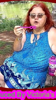 L’heure du printemps, j’adore sucer des bulles dans le parc pour toi !