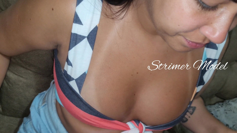 Strimermodel: Estornudos inducidos en mis tetas