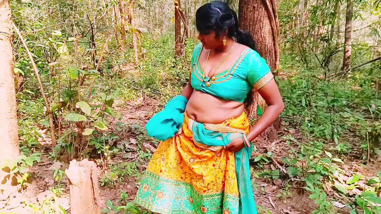 Telugu honey lips: Outdoor Jungle Sex. Desi Bhabi Fucking Husbend's Small Stepbrother Big...