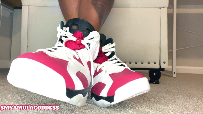 Mya Mula Goddess: Sneaker Bitch