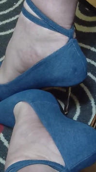 Man in Blue Jeans Pointed Toe Metal Heels Masturbate and Cum on Shoes