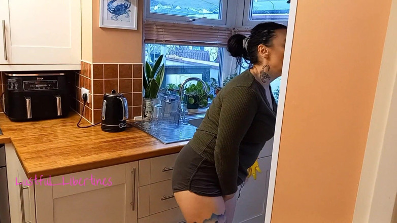 Lustful Libertines: Desperate to Pee and All Bathrooms Occupied
