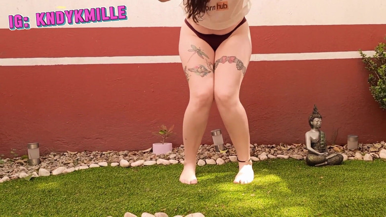Candy Camille: Adik tiri saya tidak boleh berhenti pancut, orgasme dengan mengetik...