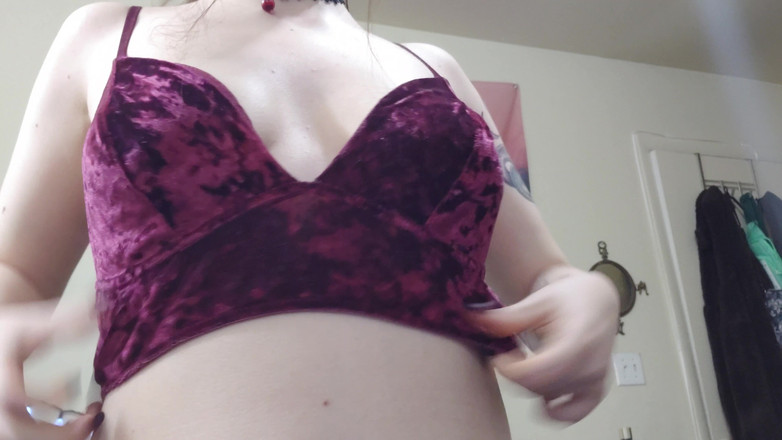 lilredvelvettt: 试穿我所有的胸罩