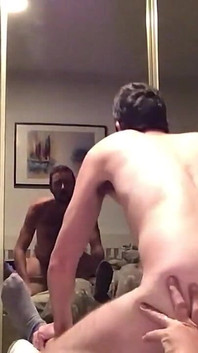 Aku membangunkan ayah dan dia meniduriku dengan baik.