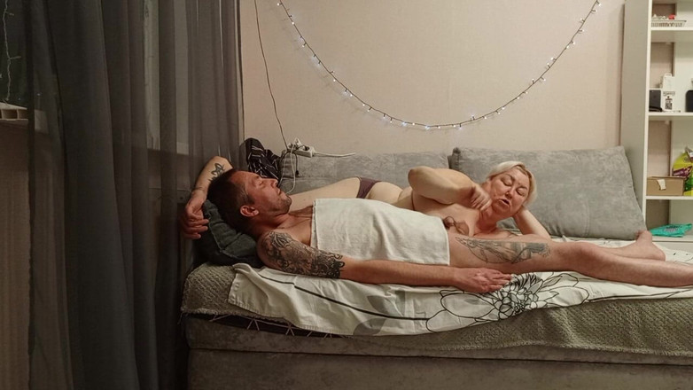 Zona901: Vecina face o muie profundă și înghite spermă