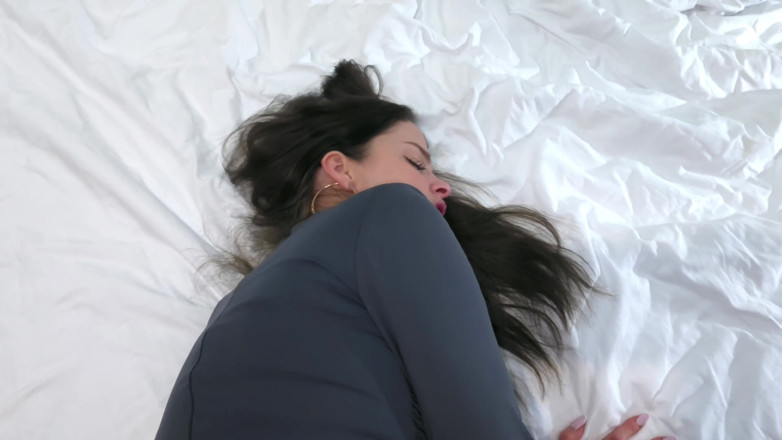 S-Wife Katy: Manželka mého přítele se ukázala jako sexuální manželka, svedla mě...