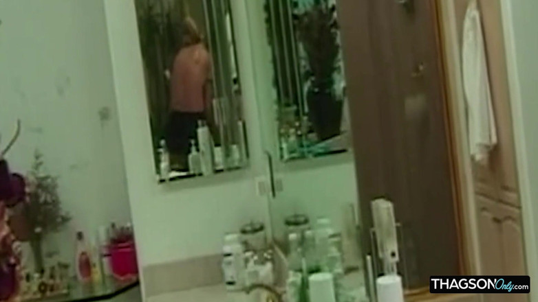 THAGSON 18+: Blonde loszka palcami ostro aż do mokrego orgazmu