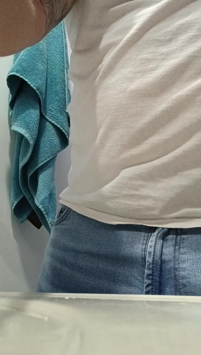 Themilkman618: Lelaki putih menggunakan dua tangan untuk Jack off yang membawa...