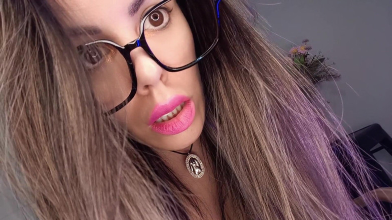 Annika Rain: Annikadoll 3000 duchů neexistuje