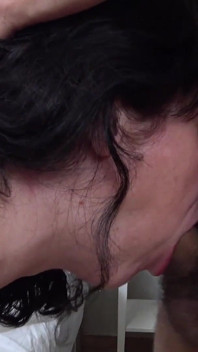 대물 자지로 후장 따먹히는 발정난 밀프, 미소 짓는 Emmita, Pepeporn에서 후장 따먹기