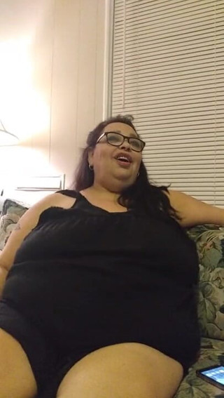 Gabbymae: Relaxing, singing, flashing tits