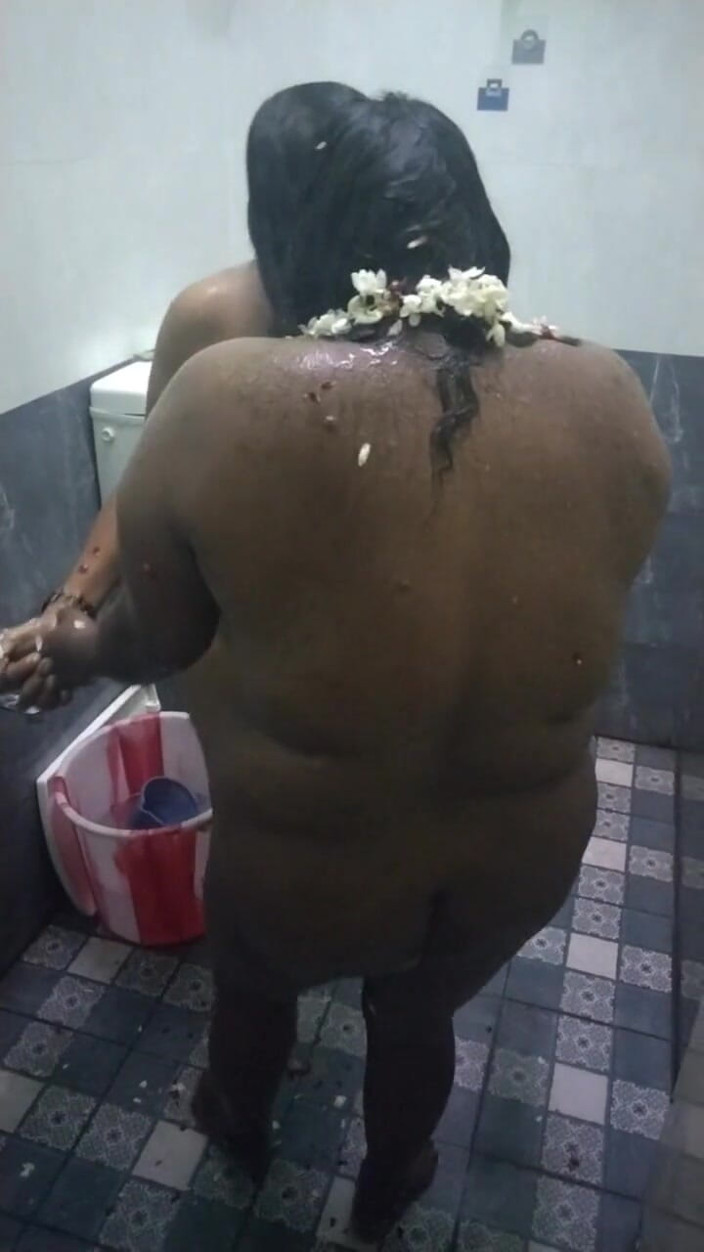 Benita sweety: Desi Threesome Some Dominate Sex and Shower Bathing Lesbians