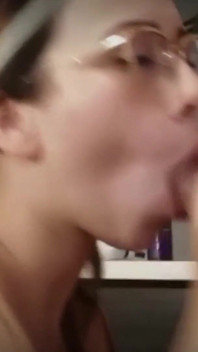Sex Oral Adânc Cu O Latină Frumoasă Și Excitată... Ejaculez În Fața Lui Angelică