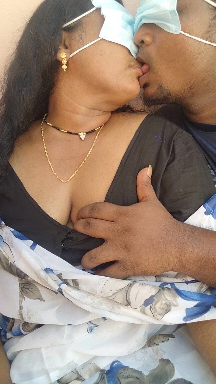 Benita sweety: Tamil desi venkovní saree sex s nevlastním bratrem