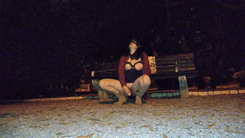 Toilet Mommy: Kontrollerad och kopplad i leggings &amp;höga stövlar