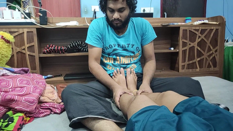 Vaigavarun Feet romance: 脚部按摩