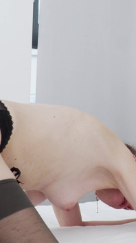 Britse cougar Scarlet Louise interraciale creampie-plezier