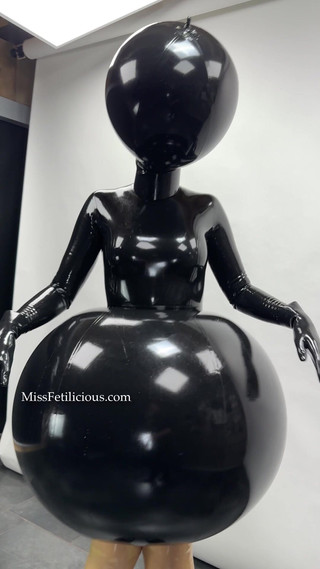 Miss_Fetilicious: Wat Vind Je Van Mijn Opblaasjurk?