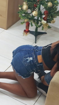 Cornudo ofreció el culo de su novia al vecino