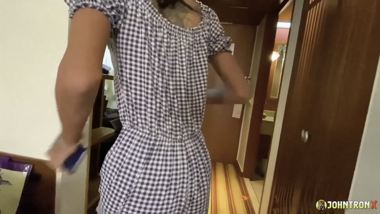 John Tron X: Johntronx - seksowna azjatycka laska spędziła noc i pieprzyliśmy się rano