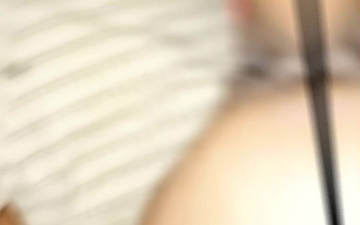 Milfta boohot: Den dicken arsch meiner brünetten stiefschwester gefickt