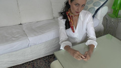 Lady Victoria Valente: 손톱을 빨갛게 칠하고 말리세요! 레이디 빅토리아 발렌테