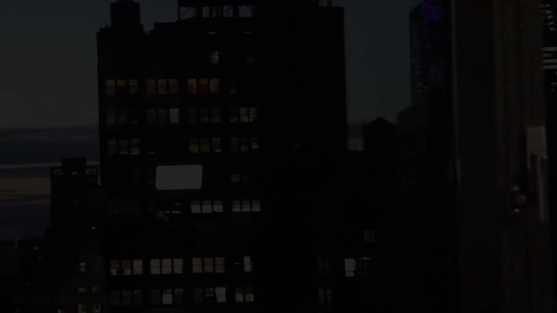 Treasure Island Media: Implorata per farsi scopare e nutrita da un cazzo enorme