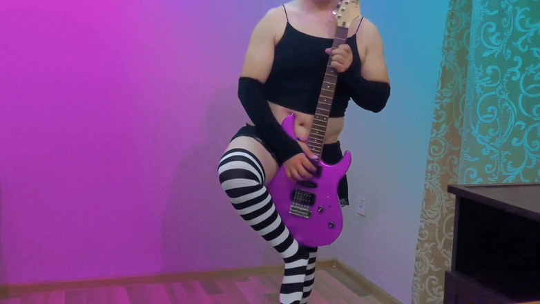 Kitty_Cross: Eu estou seduzindo você com música romântica e will make...