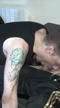 Francuska dziwka jebana raw przez Badboy Bareback