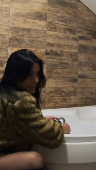 Milfycalla- Pee Play in Bathtub While Wearing a Fur Coat and Pantyhose 198