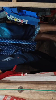 印度热辣性感人妻瑜伽姿势舔阴部和hawamain hi操情人ke Saat