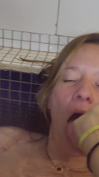 Check-in to Kink - Part 2: Controlled by Hands in the Tub