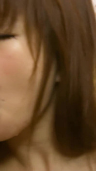18letá japonská teenagerka šuká v cosplay gangbangu se spoustou výstřiků