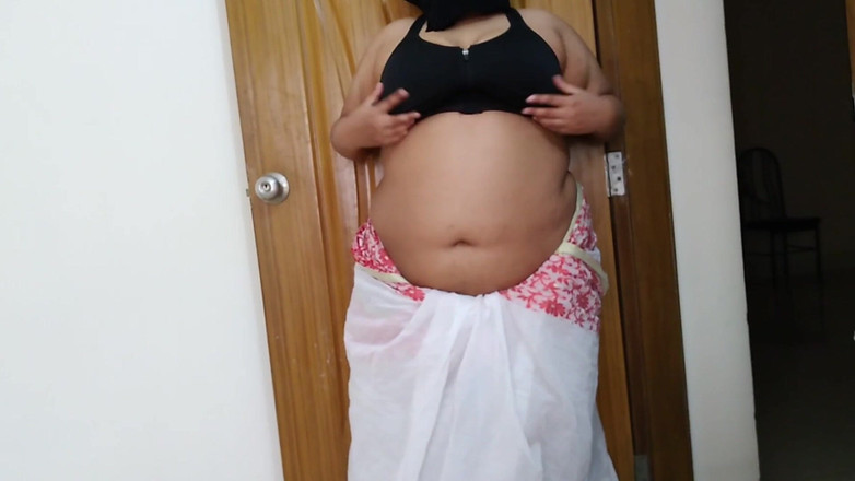 Aria Mia: Indianca Bhabhi oferă sex gratuit cu Deva