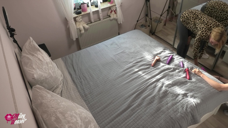 Miley Weasel: Horny Blonde MILF Seduces Cute Teengirl to Her First Lesbian...