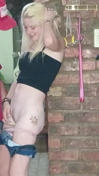 Blonda excitată S*** a venit să se fută*****