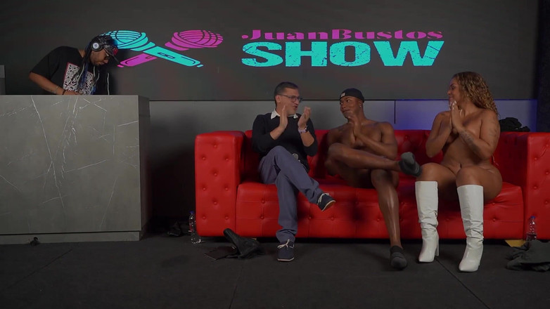 JuanBustos: Carla morelli, dicker arsch, ebenholz, nimmt zwei riesige schwänze in...